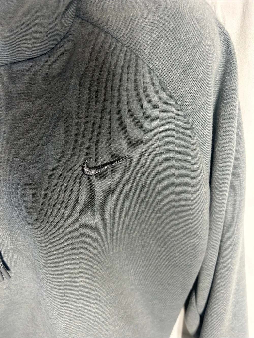 Nike Men’s Heather Gray Hooded Pullover Sweatshirt